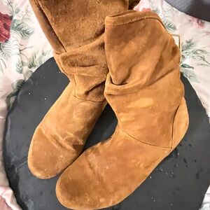 Women's Tan Suede Boots